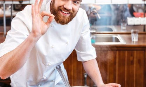 Koch bereitet Gericht zu für Studentenjobs, Ausbildung und Karriere in Gastronomie, Hotellerie und Tourismus